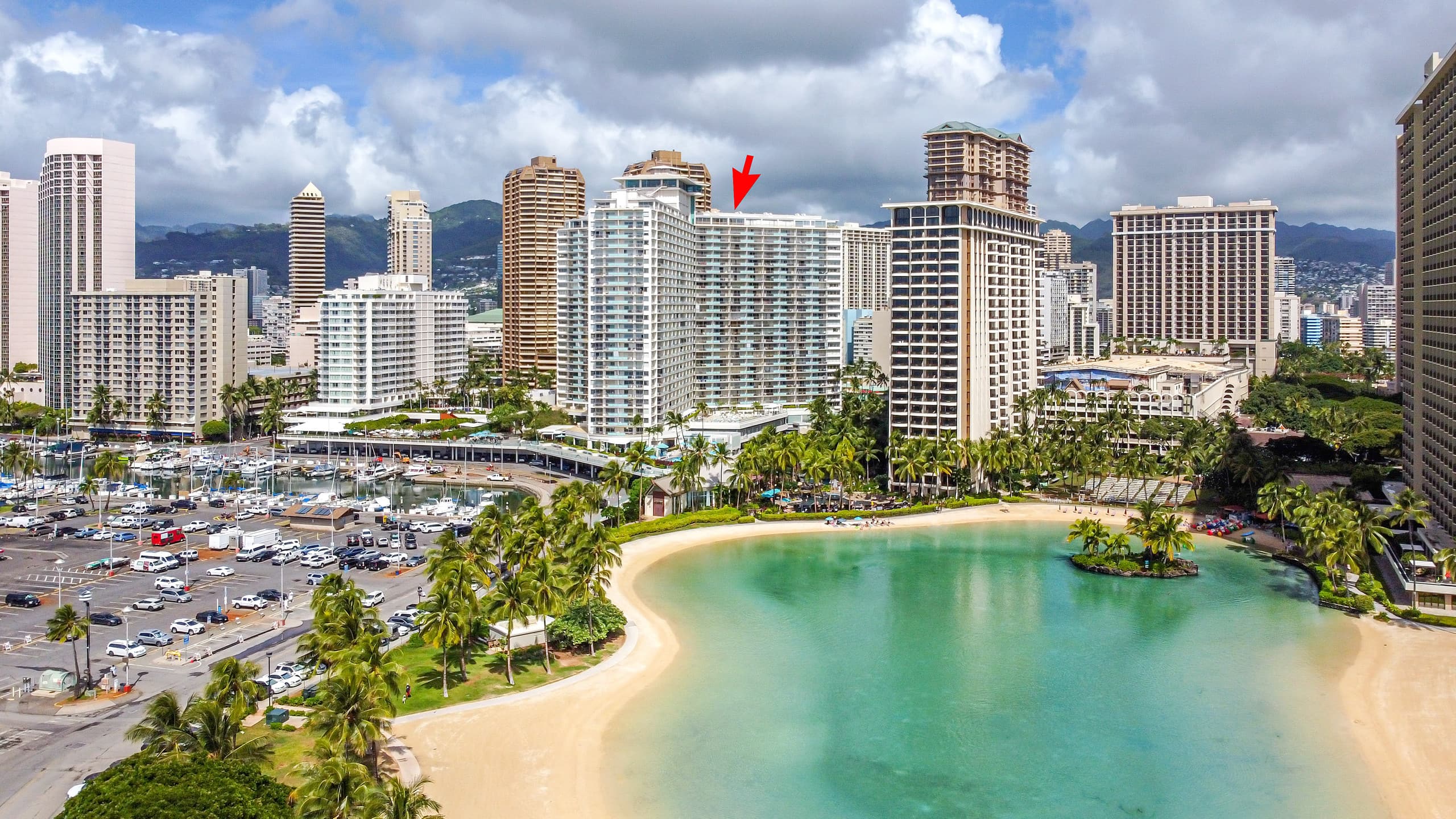 Condo in Honolulu · ★4.88 · 2 bedrooms · 4 beds · 2 private baths - Image 84