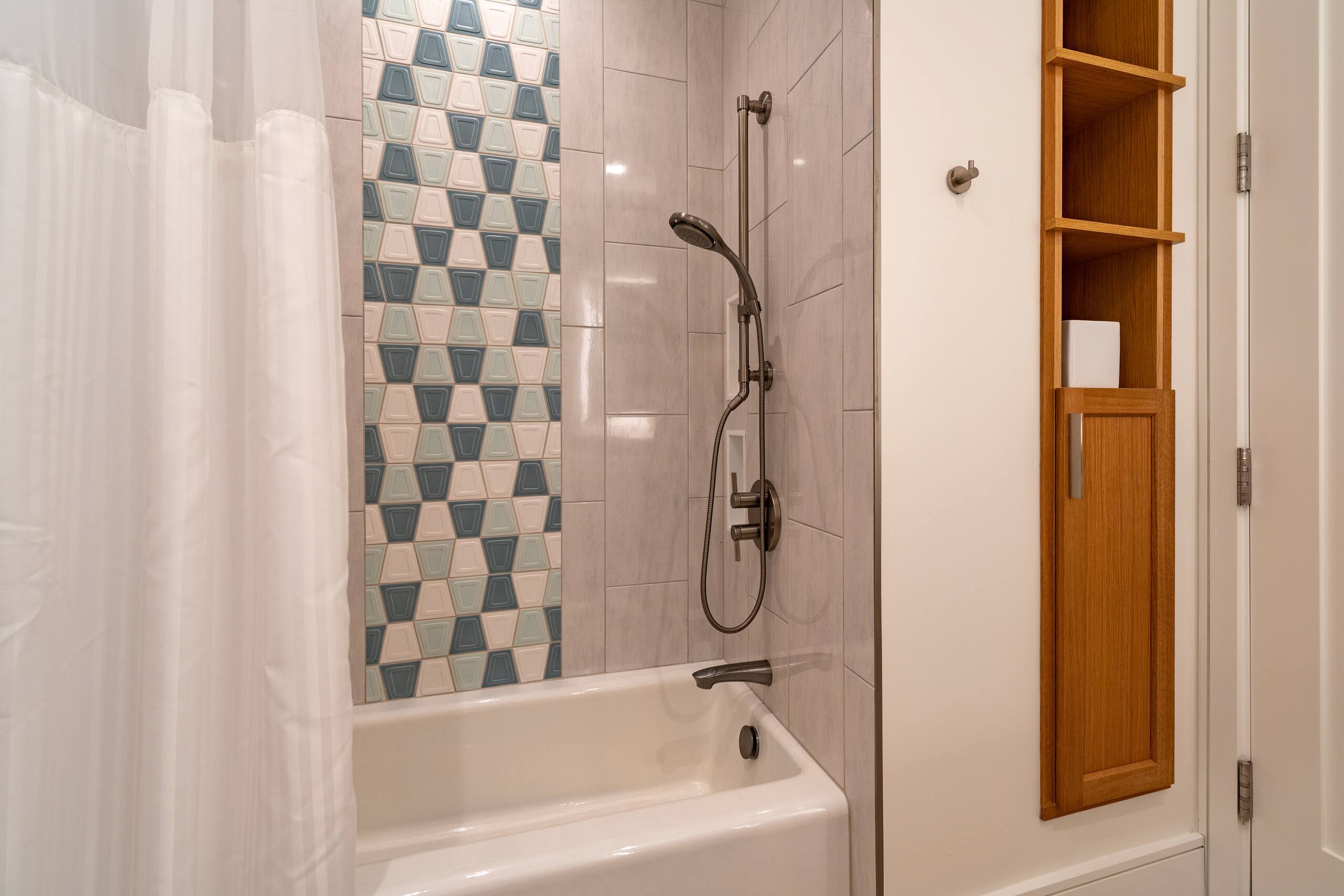 Condo in Lahaina · ★4.96 · 3 bedrooms · 4 beds · 3 baths - Image 34