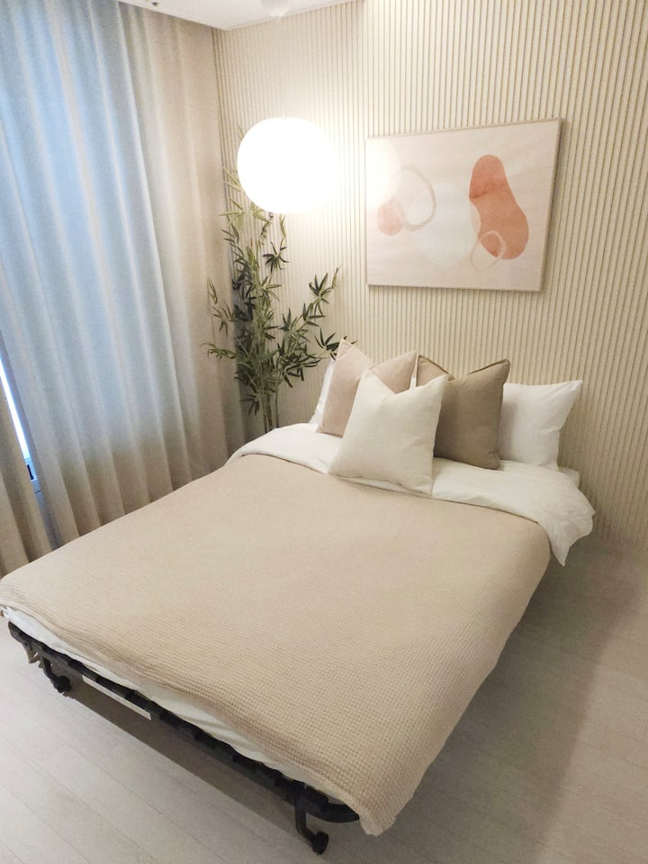 Peaceful 2br Studio Near Hongdae With Free Parking - Seoul