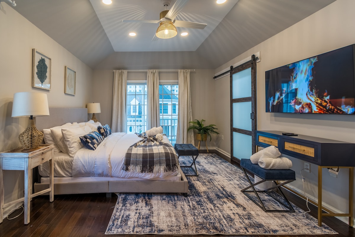 Master suite, with Samsung 50" TV, Barn Door to newly renovated bathroom