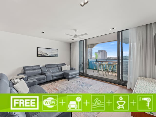 Family Friendly 3 Bedroom Apt w Car Park