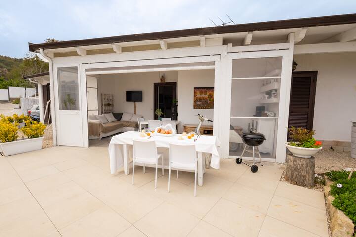 Panoramic villa in Naples. gallery image 2