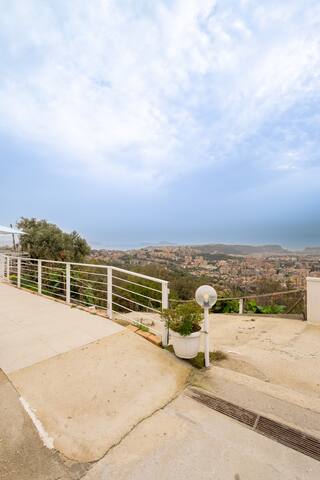 Panoramic villa in Naples. gallery image 5