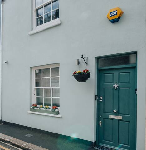 Whole House Luxury Chelsea – upto 6 Guests