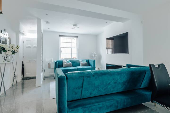 Whole House Luxury Chelsea – upto 6 Guests gallery image 5