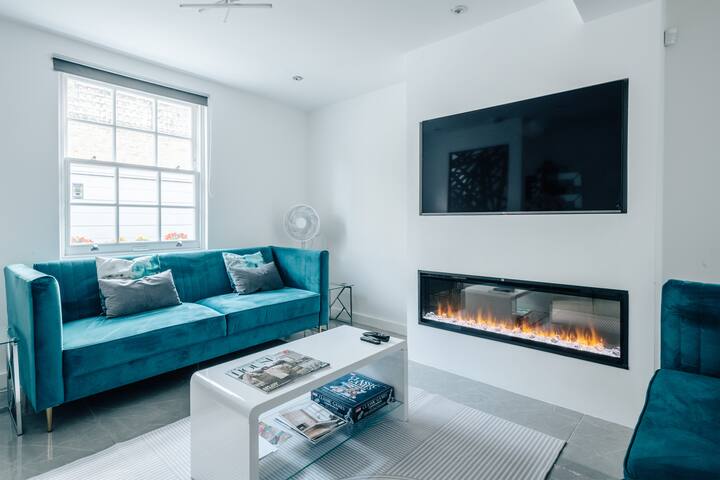 Whole House Luxury Chelsea – upto 6 Guests gallery image 3