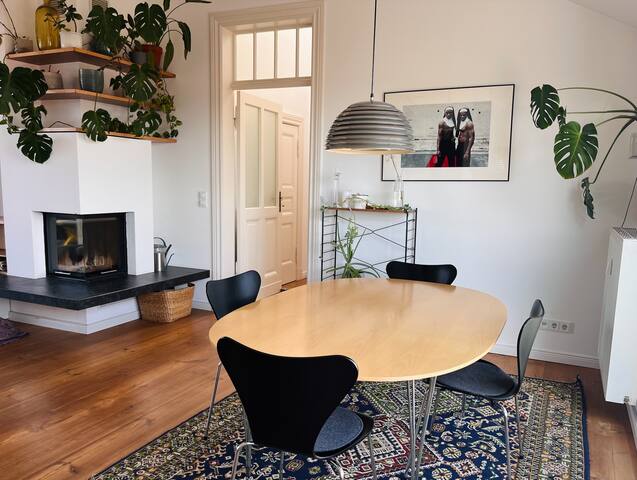 Quiet Luxury Rooftop Loft in Kreuzberg Gräfekiez gallery image 4