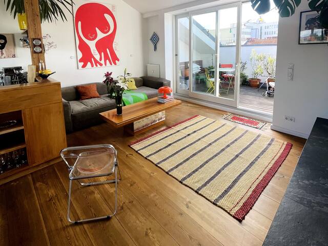 Quiet Luxury Rooftop Loft in Kreuzberg Gräfekiez gallery image 2