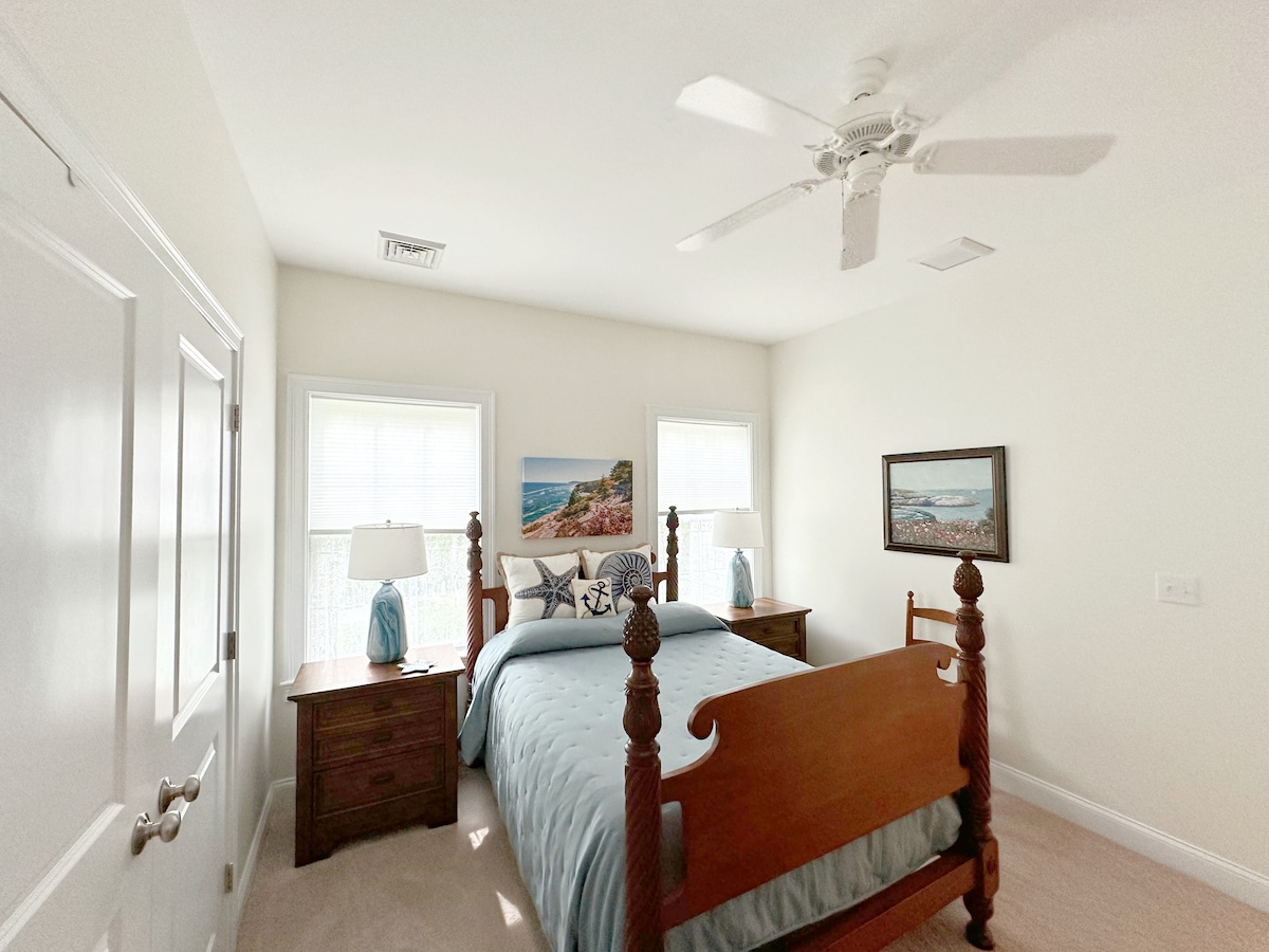 سرير كامل في الطابق الأول