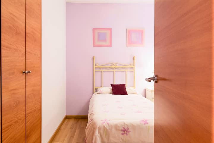 "Great flat (..) The flat had everything we needed for a very comfortable stay (..)" 

- Violette ★★★★★