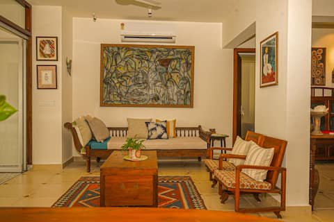 Stunning Art filled / Water View apt in Kochi