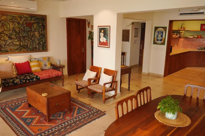 Stunning Art filled / Water View apt in Kochi