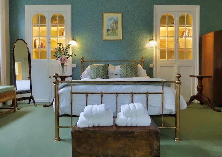 The Hall Estate | Jacobean Mansion - Eric Room - Cotswolds
