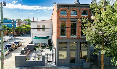 Butchertown Bourbon House | Speakeasy + Putt Green