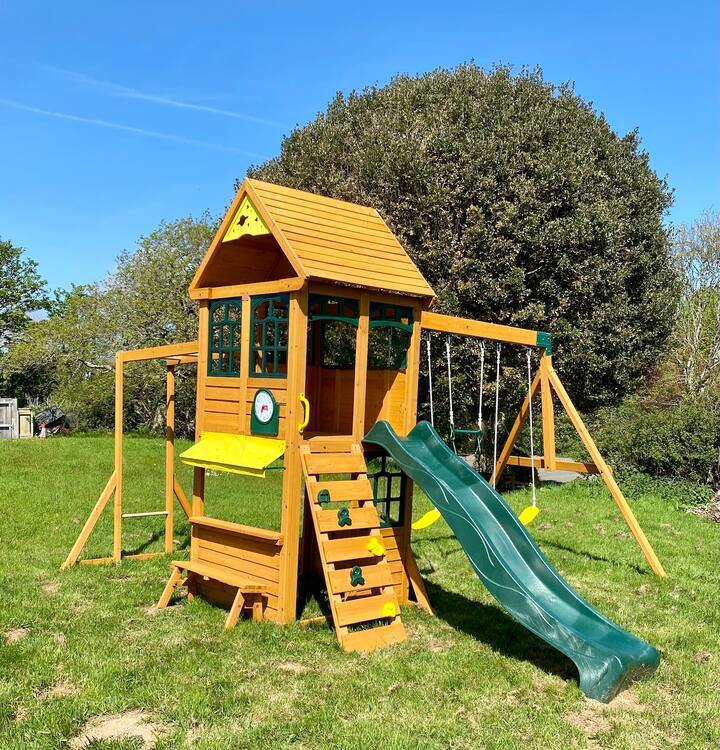 Thatched Barn Sea Jacuzzi Tennis Dog BBQ Paddock Barns for Rent in Croyde England United Kingdom Airbnb
