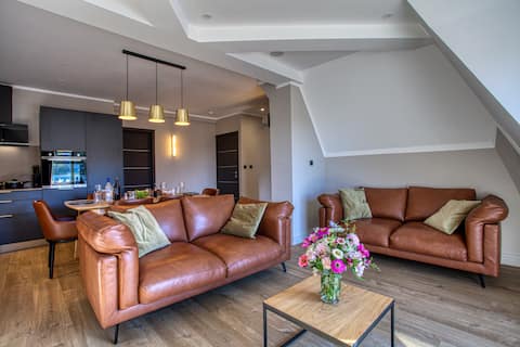 Family valley view apartment with balcony