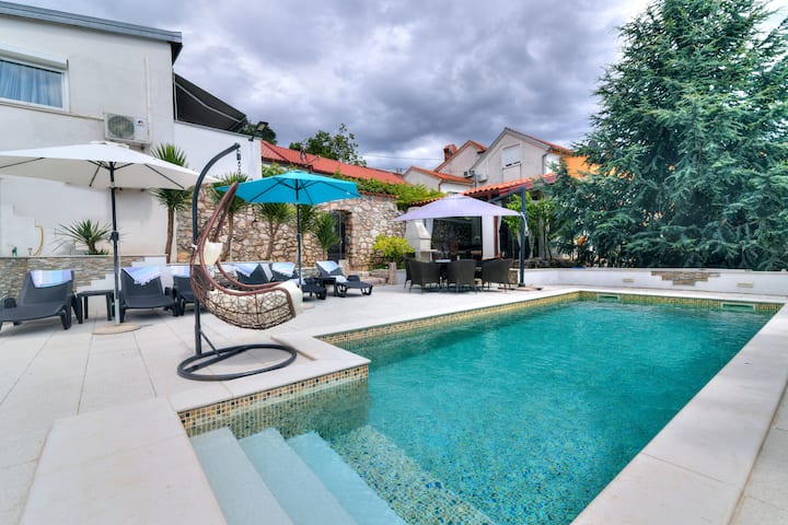 Happy Hideaway Villa By Aneo Travel - Croatia