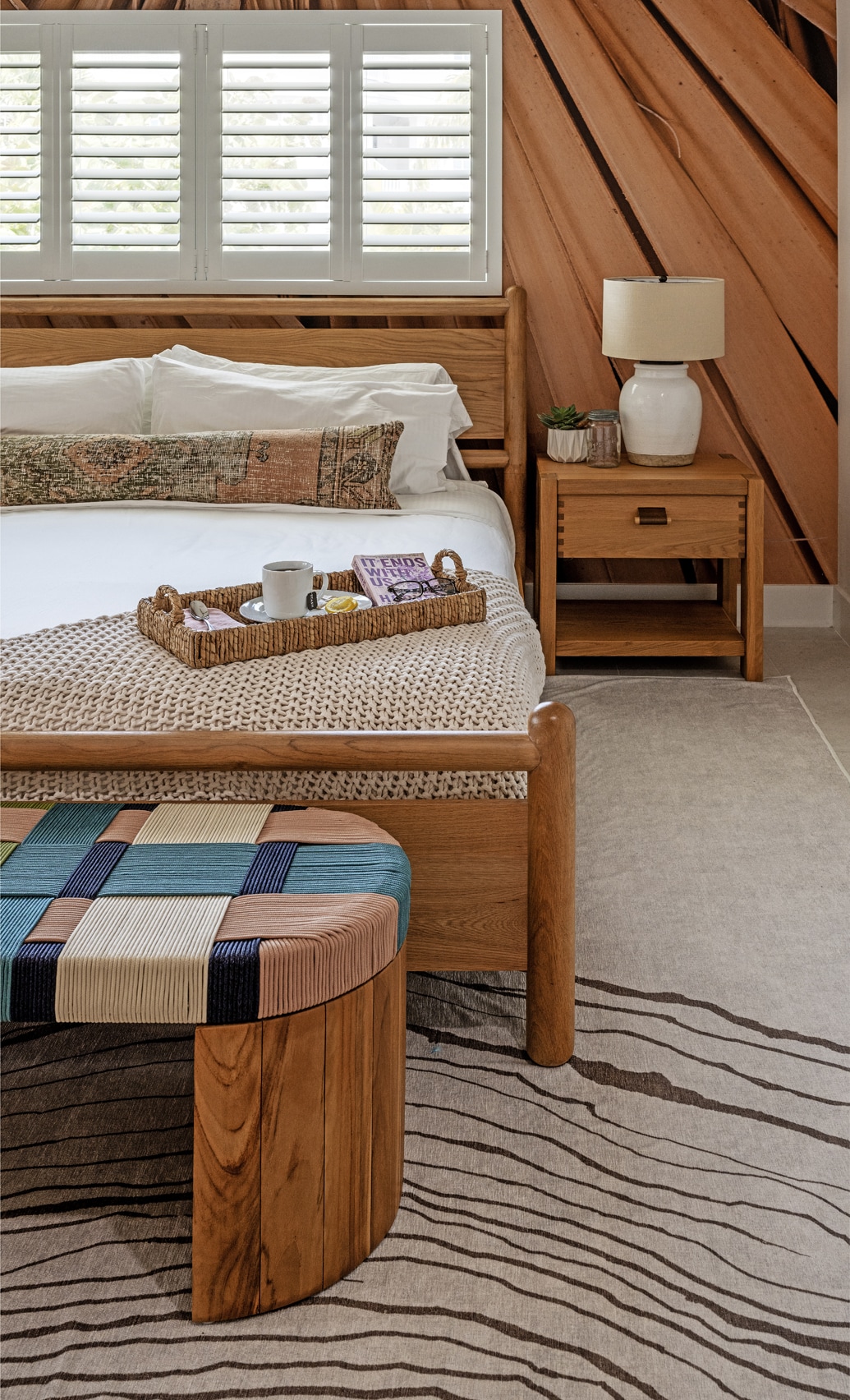 主卧为房客提供了一个安静的避难所，您可以在威斯汀天堂般的加大双人床上放松身心，享受美妙的休息。