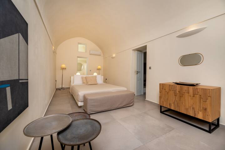 Villa Finika Santorini gallery image 3