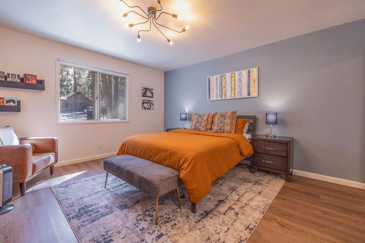 Extra large second main bedroom with new flat screen Smart TV.
