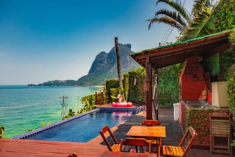 Oceanfront villa in best location