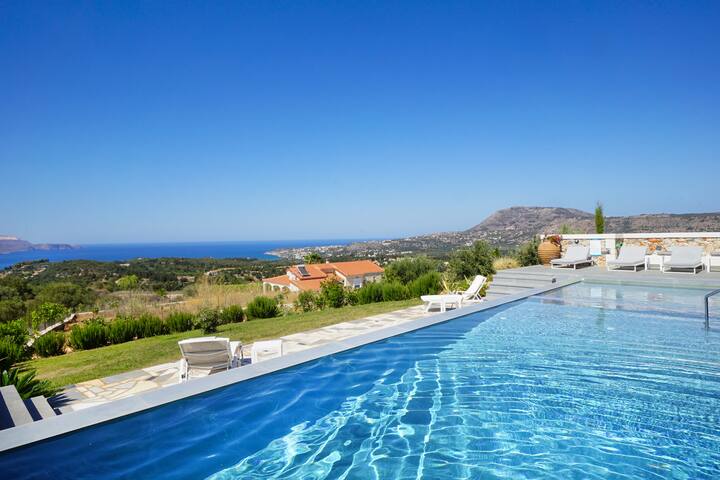 Villa Grand Fysaeri, 6 BD, 6 BA, pool, Jacuzzi! gallery image 2