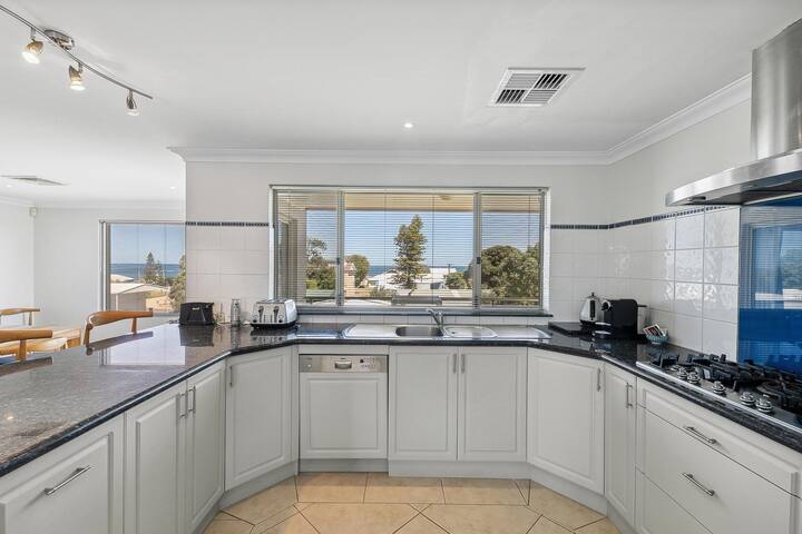 Yakkan Lodge gallery image 3