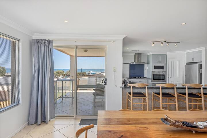 Yakkan Lodge gallery image 2