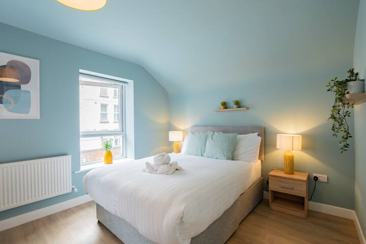 The Large Group House gallery image 4