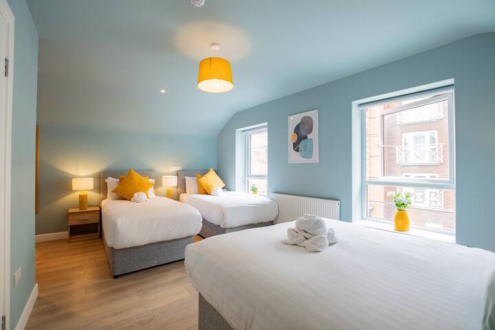 The Large Group House gallery image 5