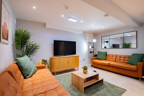 The Large Group House -Sleeps 21