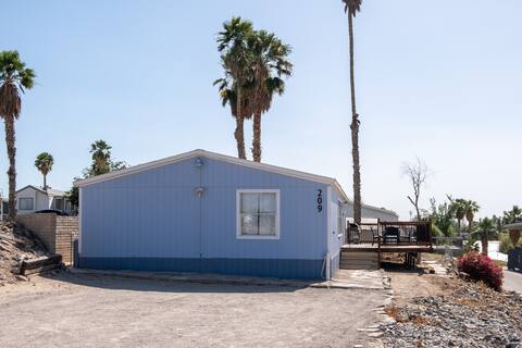 Bright + Spacious 3BR River Resort Vacay Home w AC
