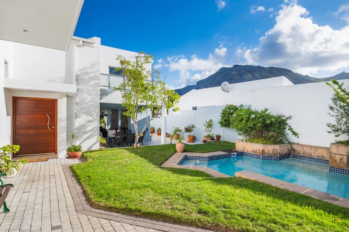 Waterside Family Villa | Views | Canoe | Grill