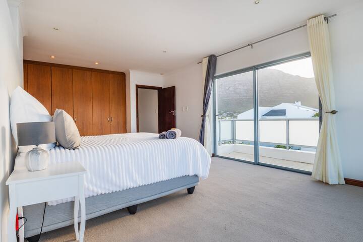 Waterside Family Villa | Views | Canoe | Grill gallery image 4