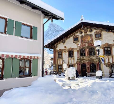 New! Modern Bavaria in front of Pilatus house