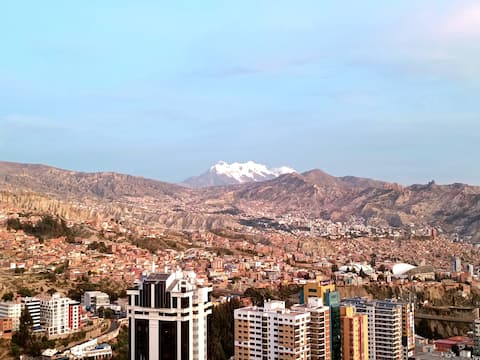 Select Apartment - Cable Car, Supermarket, USA