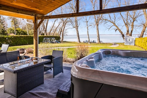 Sunset Shores Lakehouse- Hot Tub, Wet Bar & Games