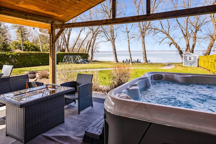 Sunset Shores Lakehouse- Hot Tub, Wet Bar & Games