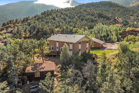 Mountain Lodge with large Hot Tub