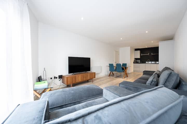 Luxury Apartment By Ocean Village Marina - Southampton