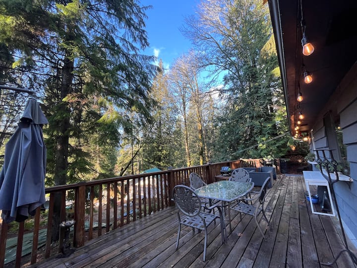Gambier Cabin - Bowen Island