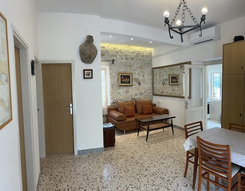 Top performing Airbnb: Seaview Shadow House in Drvenik Veliki