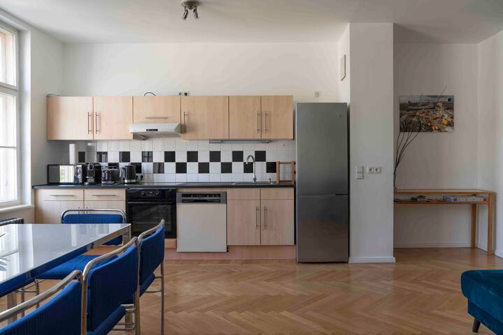 Elegant Apartment gallery image 5