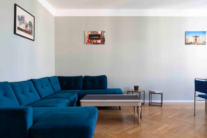 Elegant Apartment gallery image 3