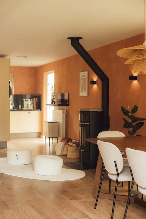 Cottage + hottub, sauna, fireplace, 1000 M2 garden