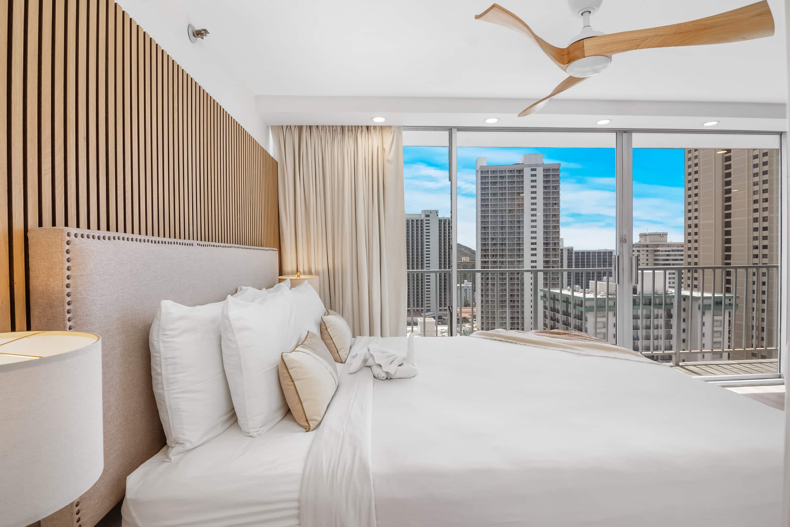 Condo in Honolulu · ★4.82 · Studio · 1 bed · 1 private bath - Image 58