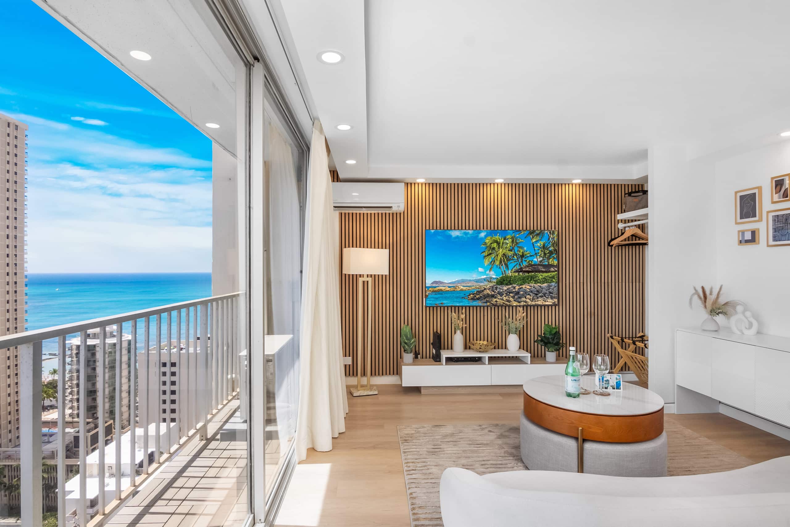 Condo in Honolulu · ★4.82 · Studio · 1 bed · 1 private bath - Image 69