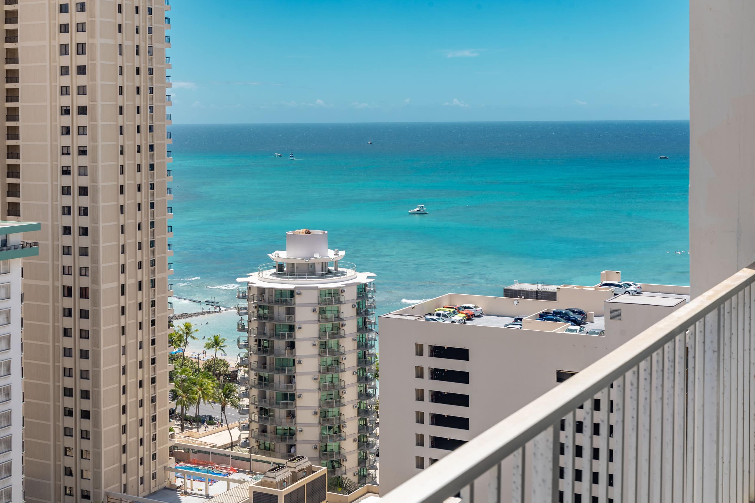 Condo in Honolulu · ★4.82 · Studio · 1 bed · 1 private bath - Image 29