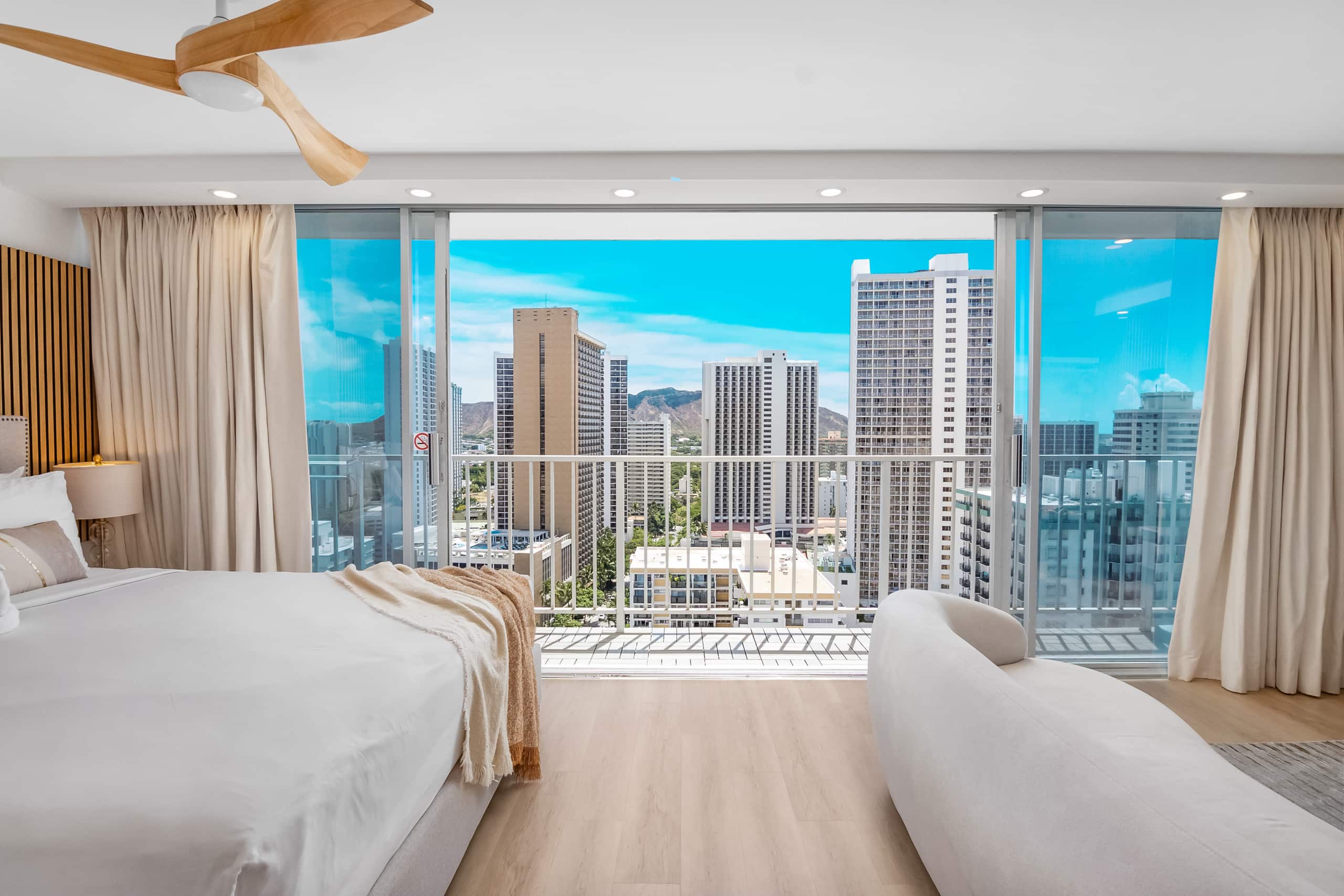 Condo in Honolulu · ★4.82 · Studio · 1 bed · 1 private bath - Image 64