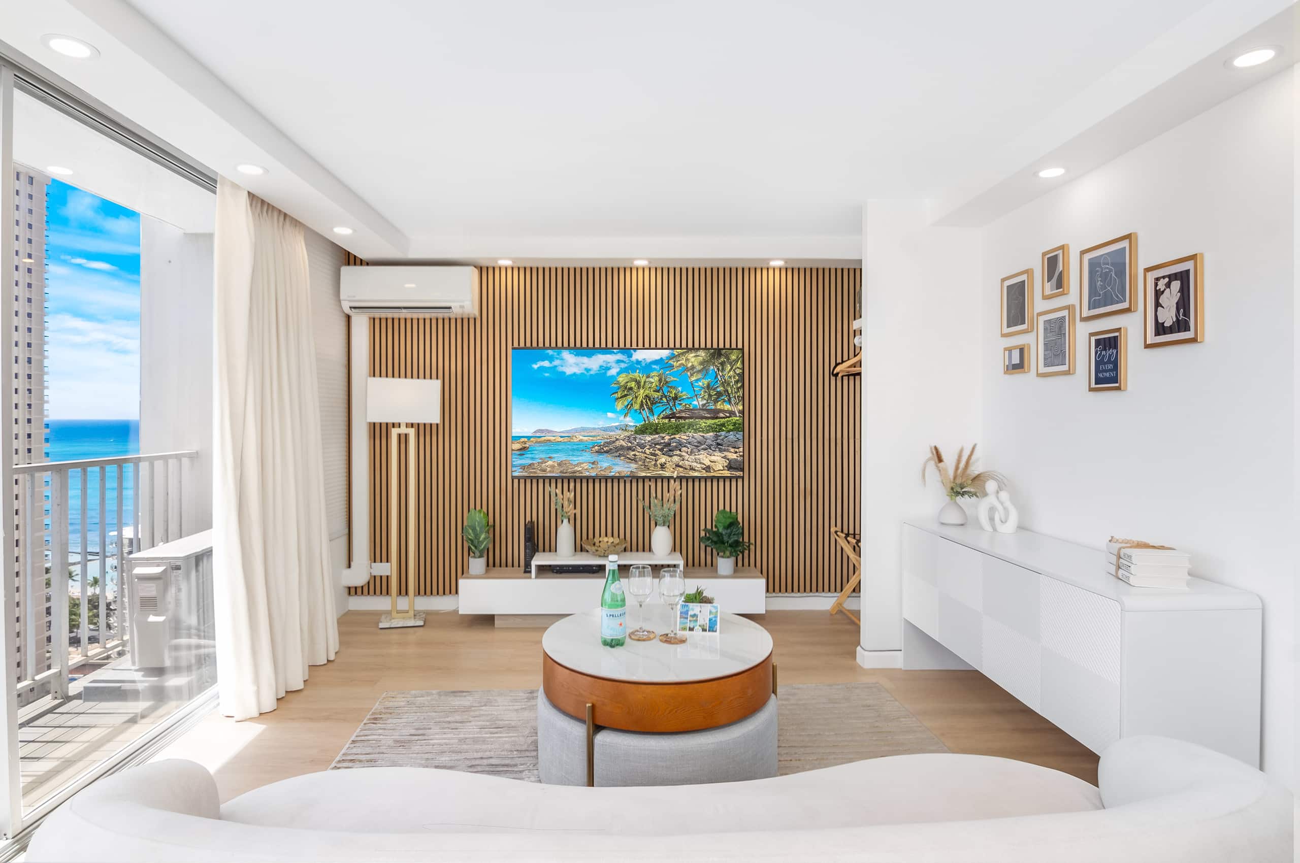 Condo in Honolulu · ★4.82 · Studio · 1 bed · 1 private bath - Image 2